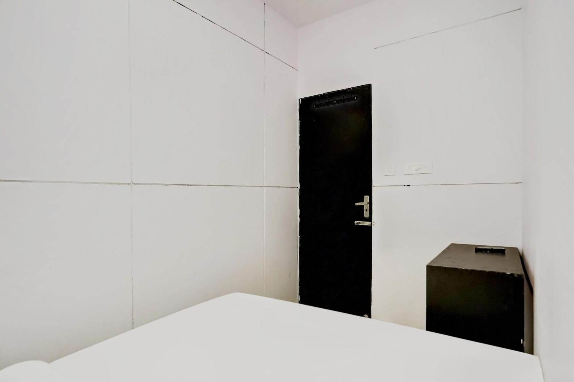 Hotel O North Campus New Delhi Buitenkant foto