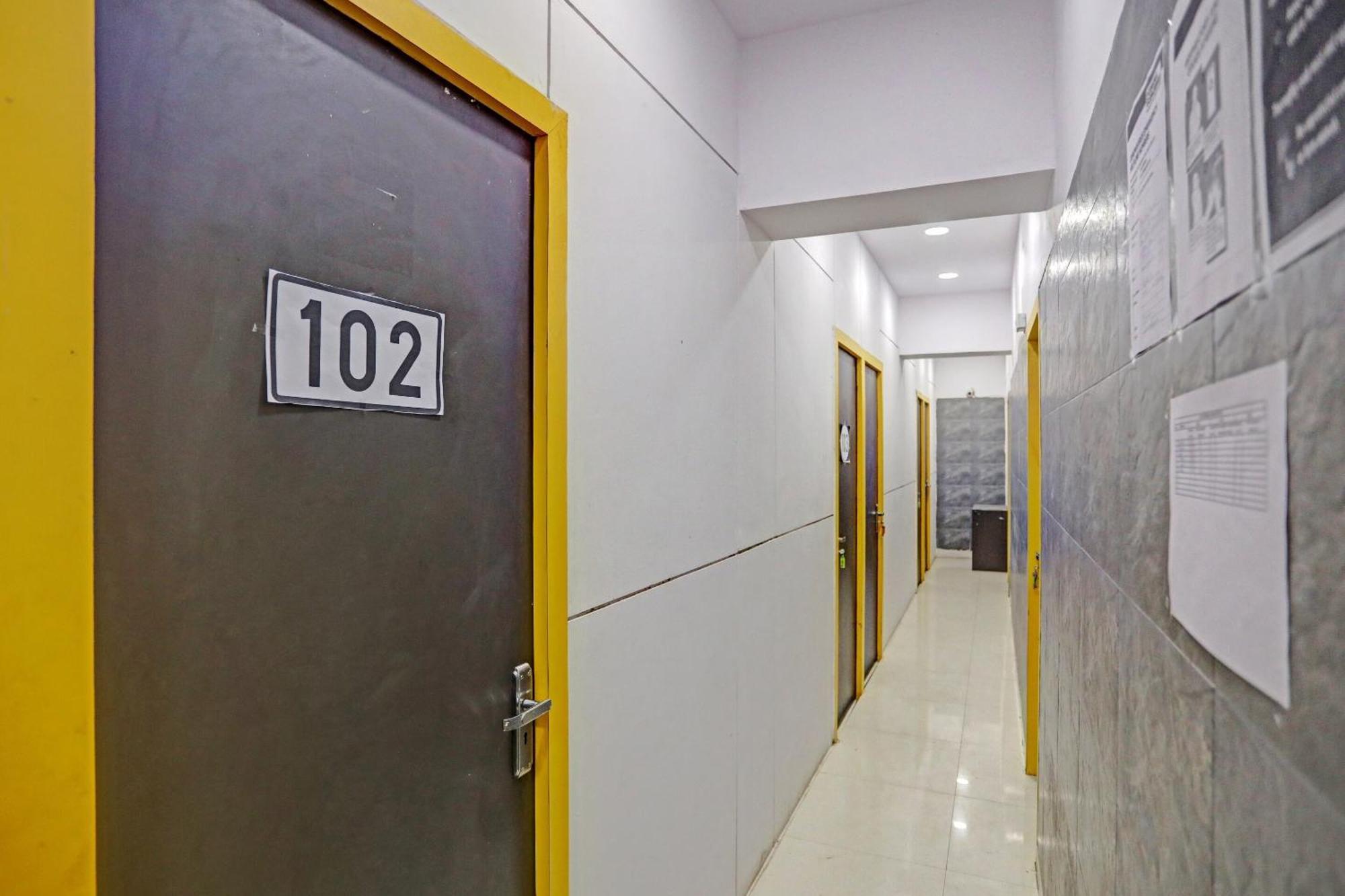 Hotel O North Campus New Delhi Buitenkant foto
