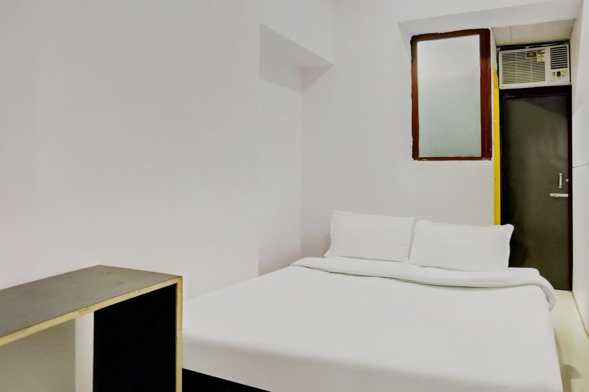 Hotel O North Campus New Delhi Buitenkant foto