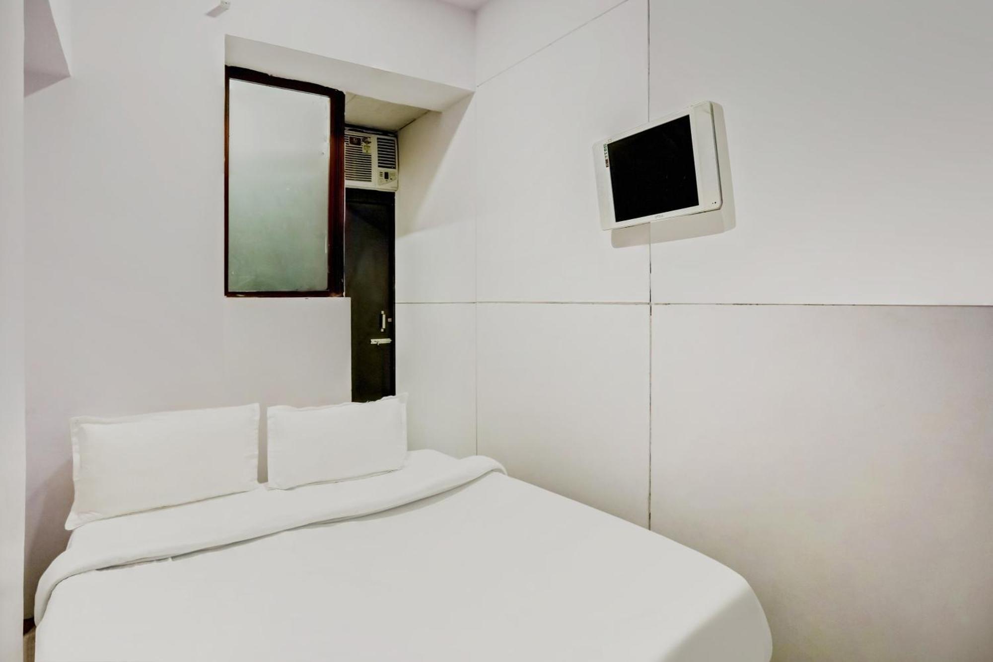 Hotel O North Campus New Delhi Buitenkant foto