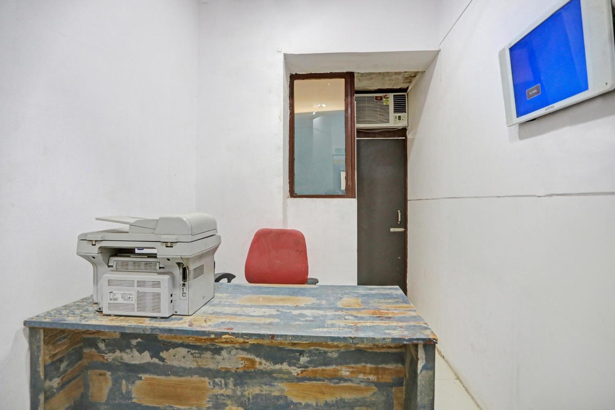 Hotel O North Campus New Delhi Buitenkant foto
