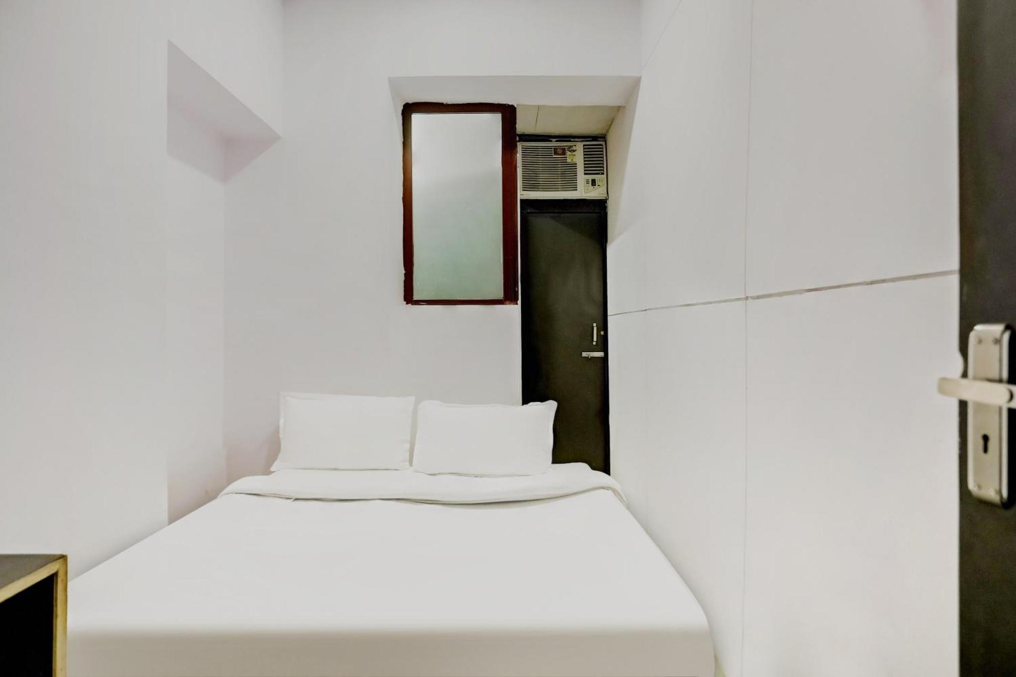 Hotel O North Campus New Delhi Buitenkant foto