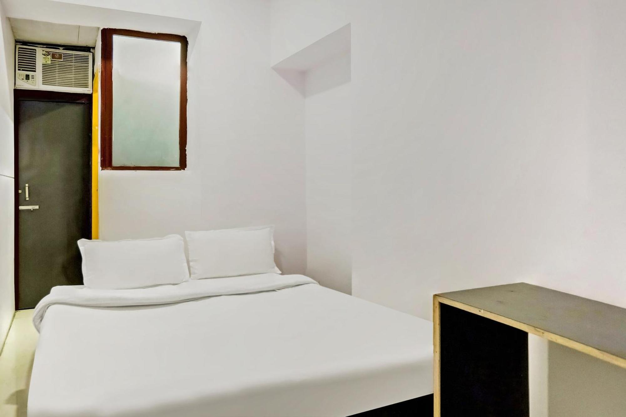 Hotel O North Campus New Delhi Buitenkant foto